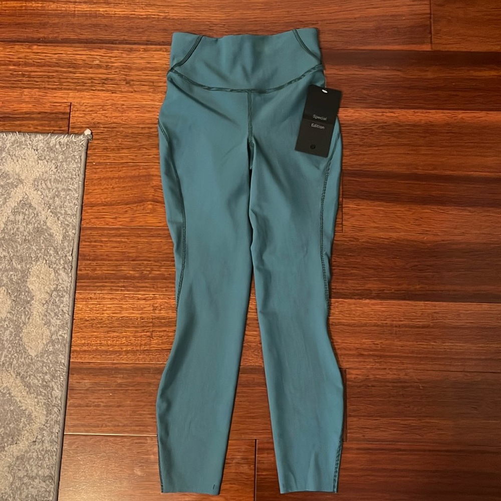 lululemon limited edition rare base pace 25 in